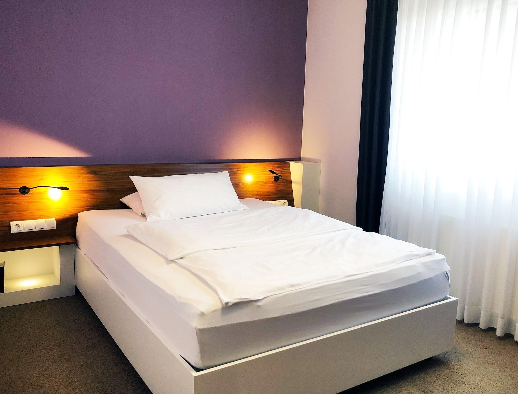 &Repeat Koeln Airport Hotel ภายนอก รูปภาพ
