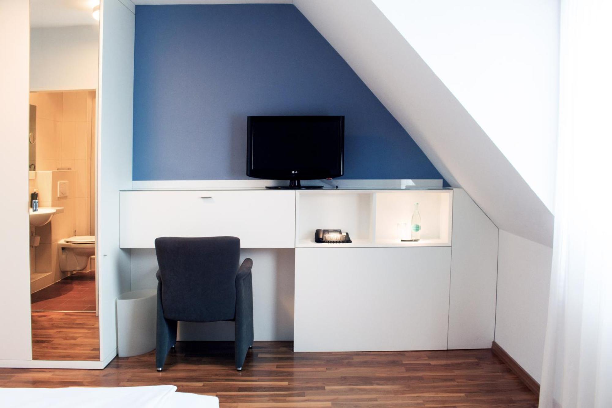 &Repeat Koeln Airport Hotel ภายนอก รูปภาพ