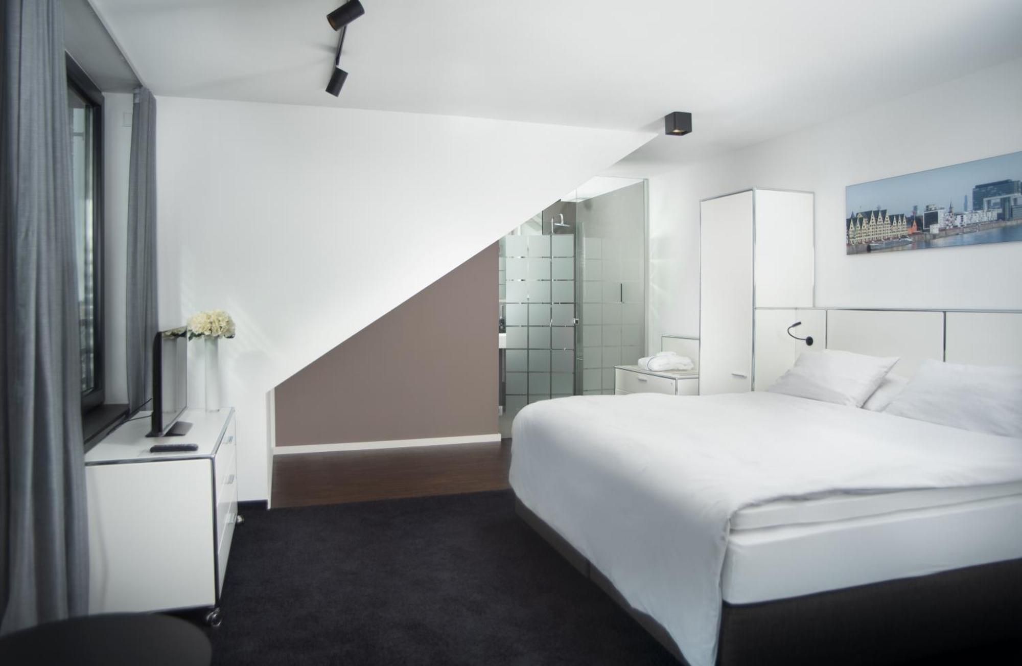 &Repeat Koeln Airport Hotel ภายนอก รูปภาพ